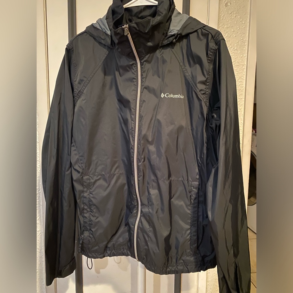 Columbia  Dark Gray Windbreaker very thin light weight